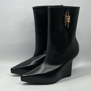 Givenchy G-Lock Ankle Boots in Leather size 38
